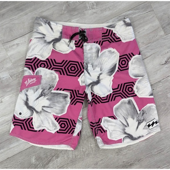 Billabong Other - Billabong Board Shorts Size‎ 34 Pink White Floral Print With Comb In Pocket
